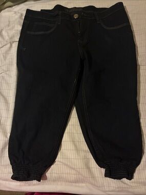 Women's black knee-Length Jogger Jeans